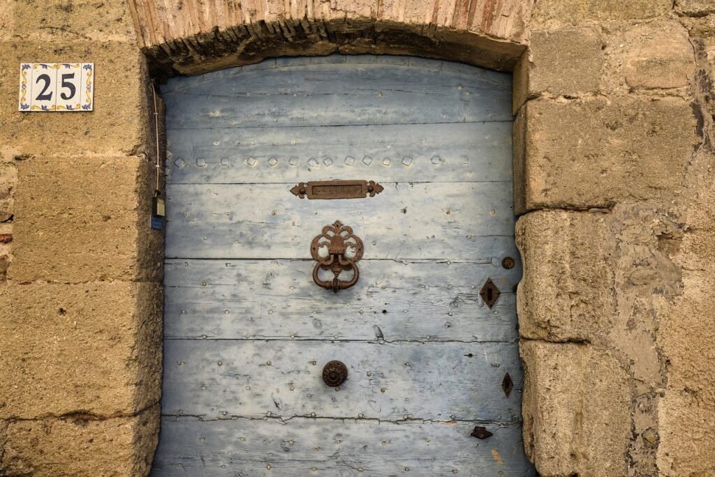 La Verdadera Magia: No Busques la Llave, Encuentra la Puerta 1 llave y puerta